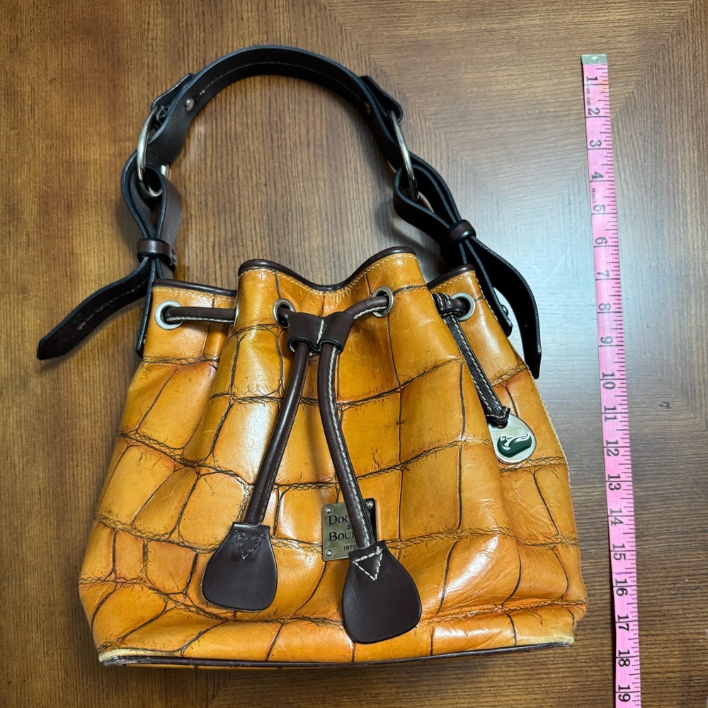 Vintage Dooney & Bourke Woven Beige and Dark Brown Handbag - Picture 9 of 14
